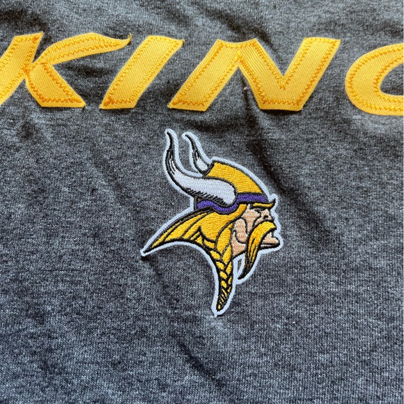 Minnesota Vikings T-Shirt / Stitched Lettering / Men's Large / Classic Piece - Picture 2 of 4